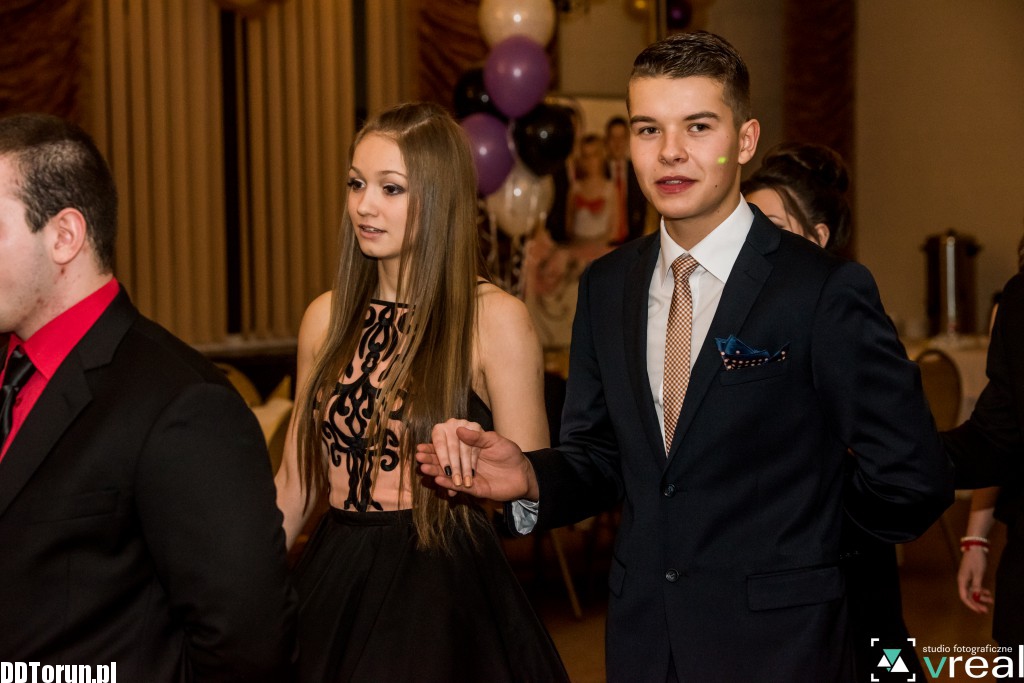 Maturzyści z VI LO na studniówce