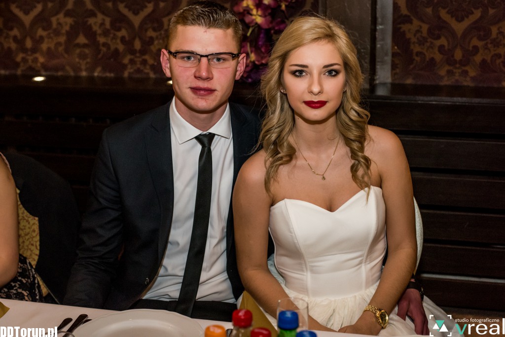 Maturzyści z VI LO na studniówce