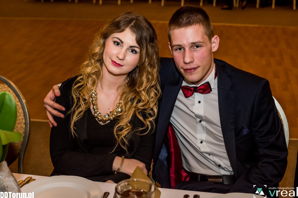 Maturzyści z VI LO na studniówce