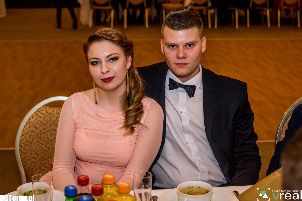 Maturzyści z VI LO na studniówce