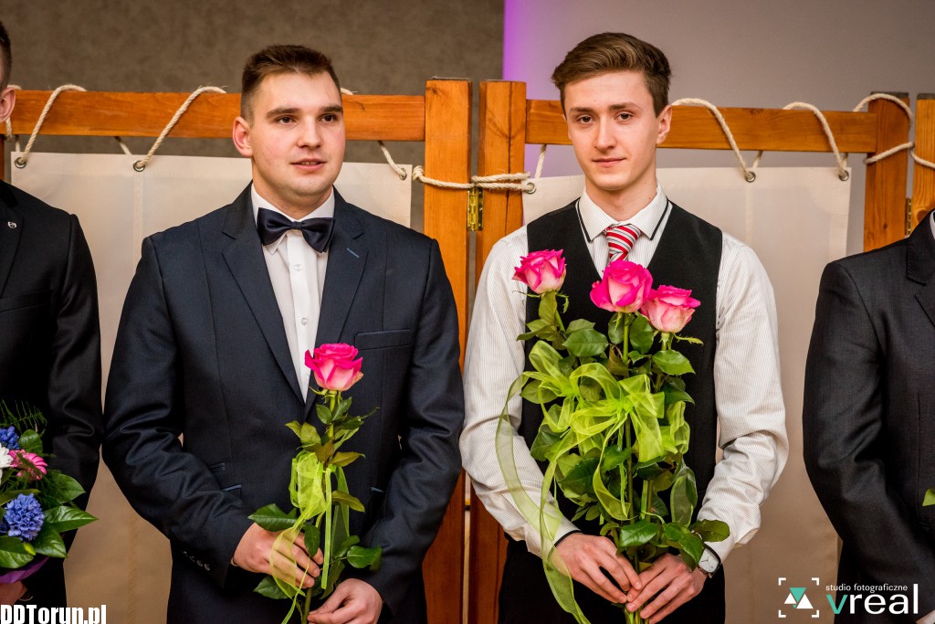Studniówkowy bal samochodówki