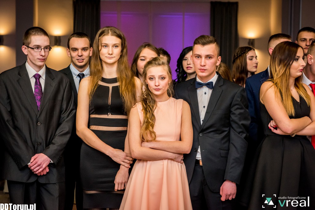 Studniówkowy bal samochodówki