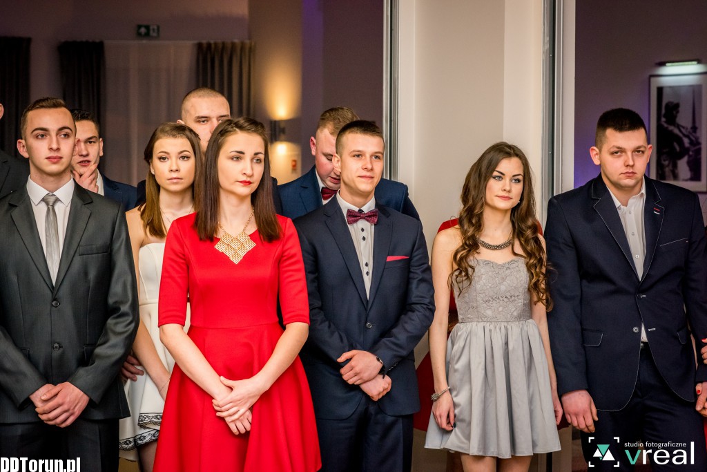Studniówkowy bal samochodówki