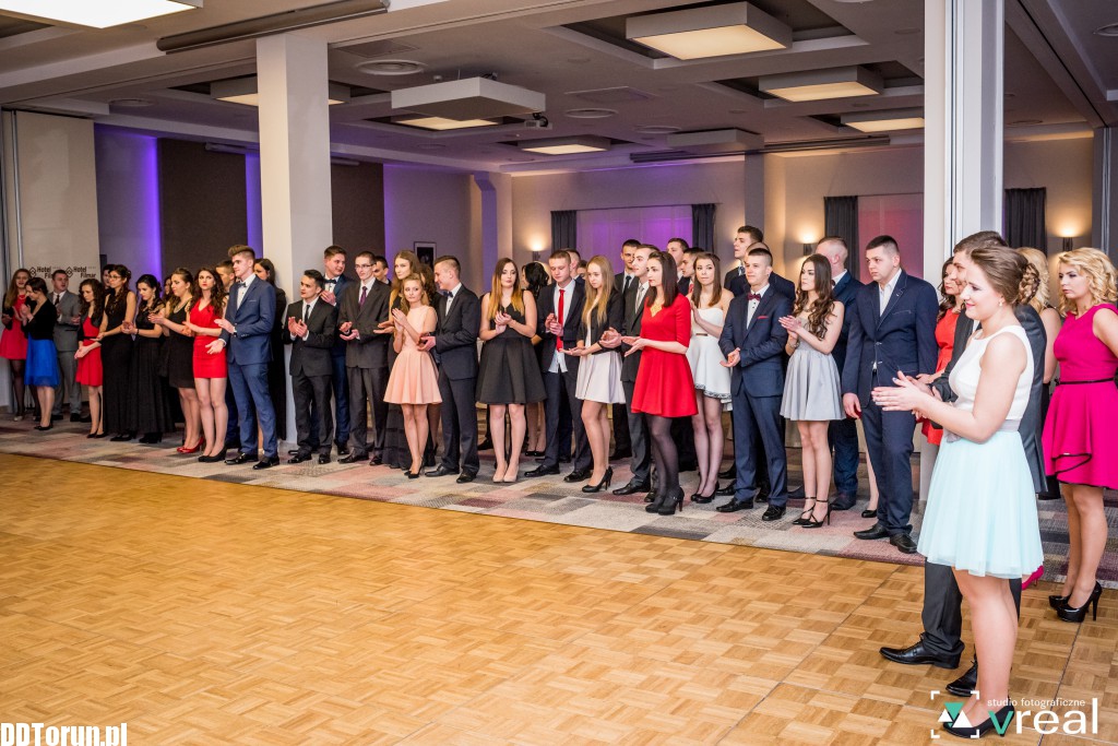 Studniówkowy bal samochodówki