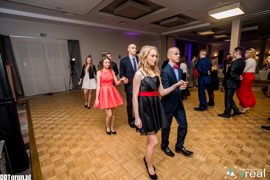 Studniówkowy bal samochodówki