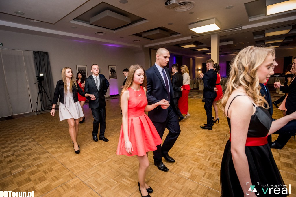 Studniówkowy bal samochodówki
