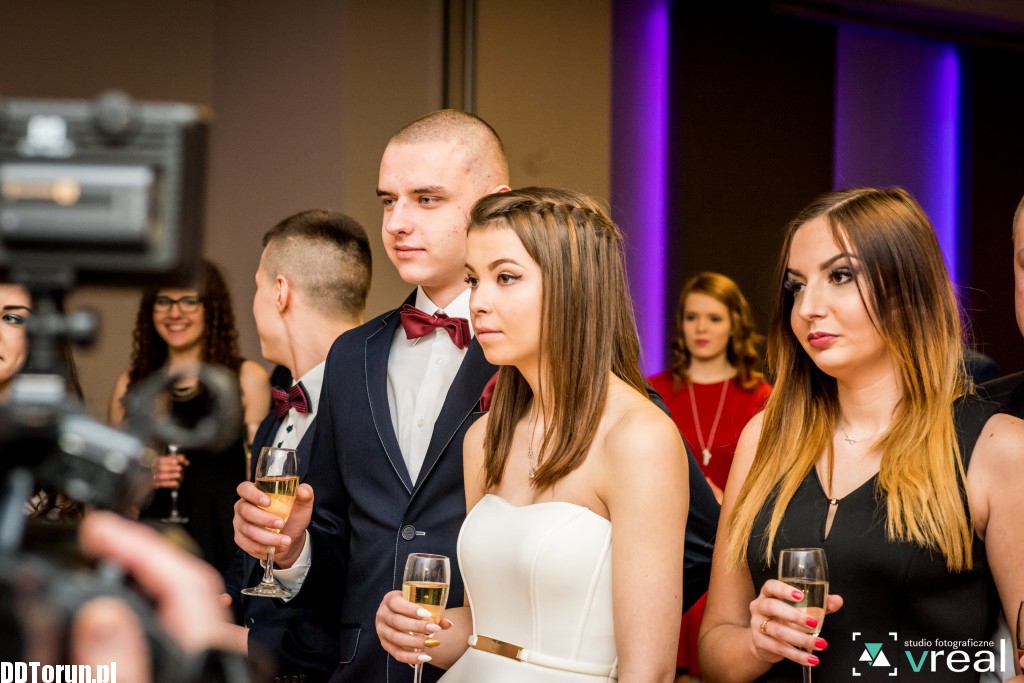 Studniówkowy bal samochodówki