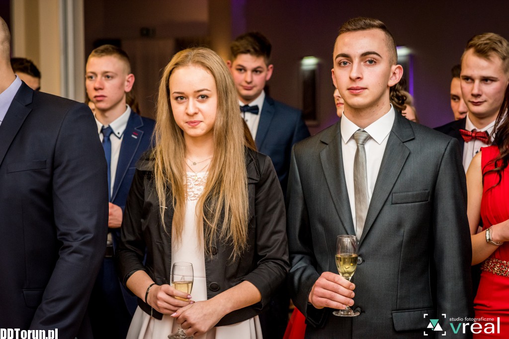 Studniówkowy bal samochodówki