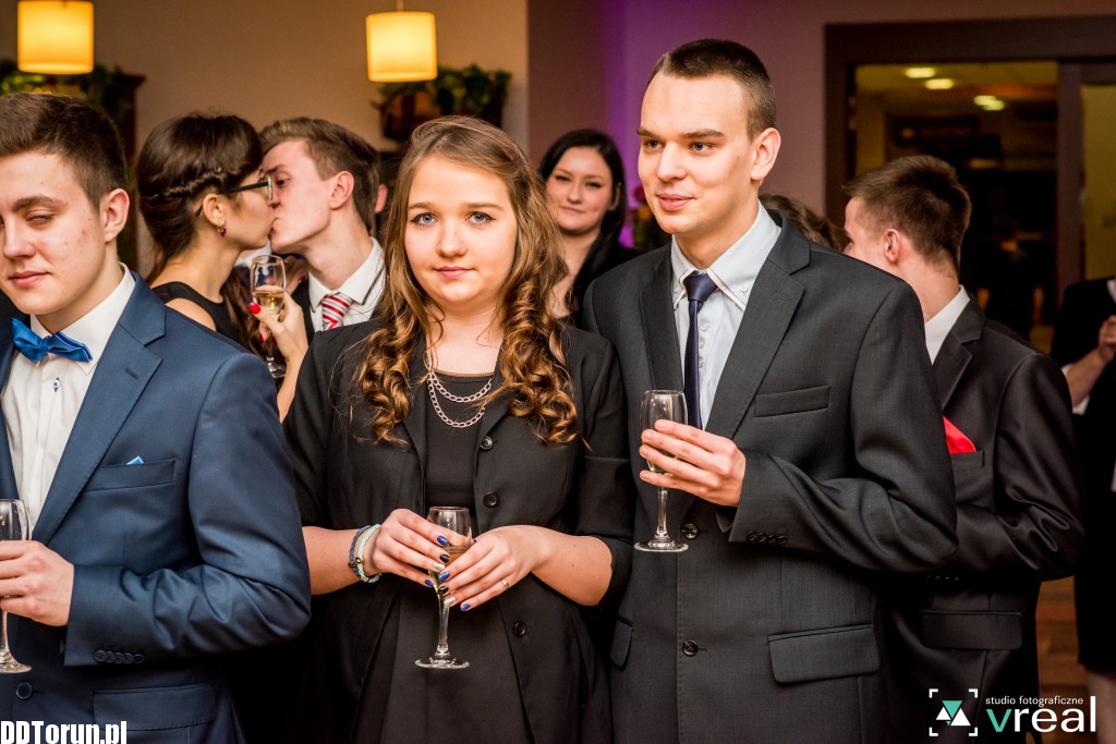 Studniówkowy bal samochodówki