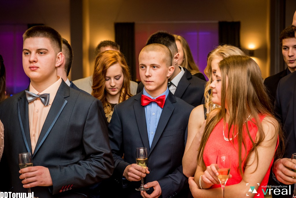 Studniówkowy bal samochodówki