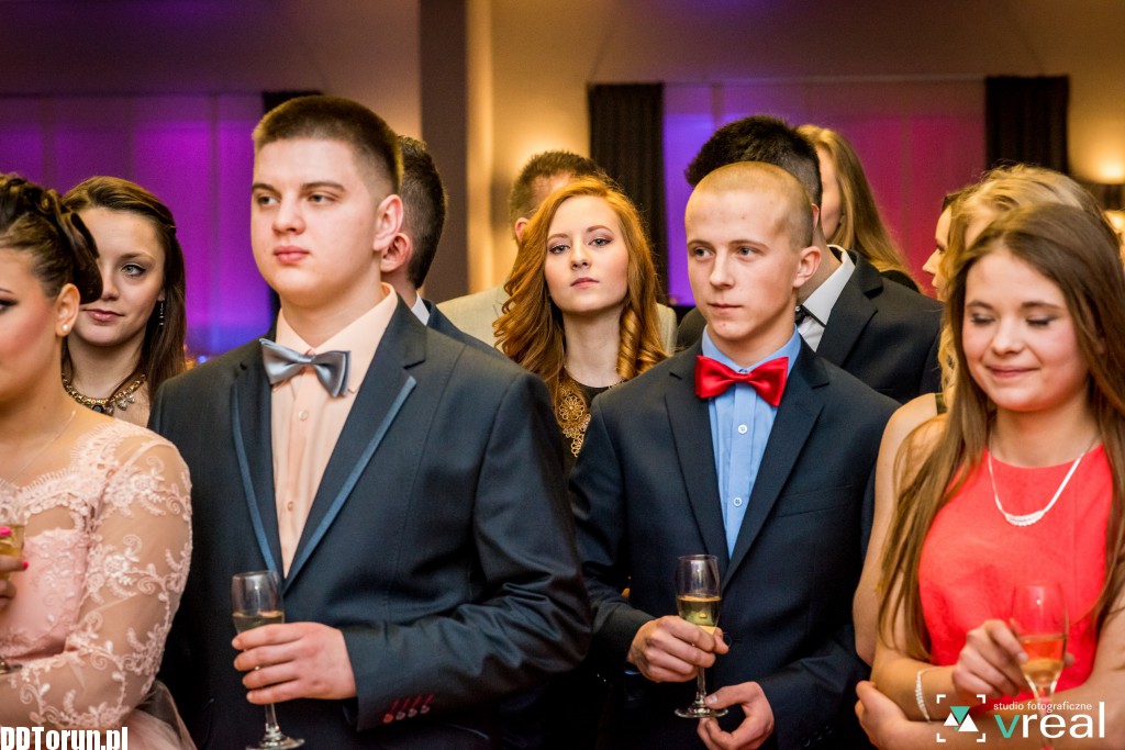 Studniówkowy bal samochodówki