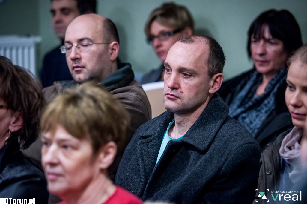 Avri Levitan gra w szpitalu psychiatrycznym