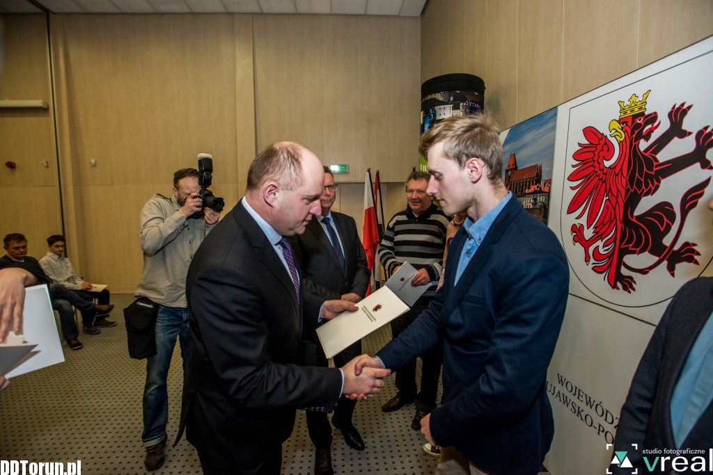 Stypendia od marszałka przyznane