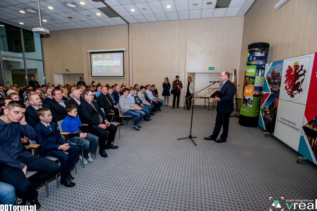 Marszałek wręczył nagrody