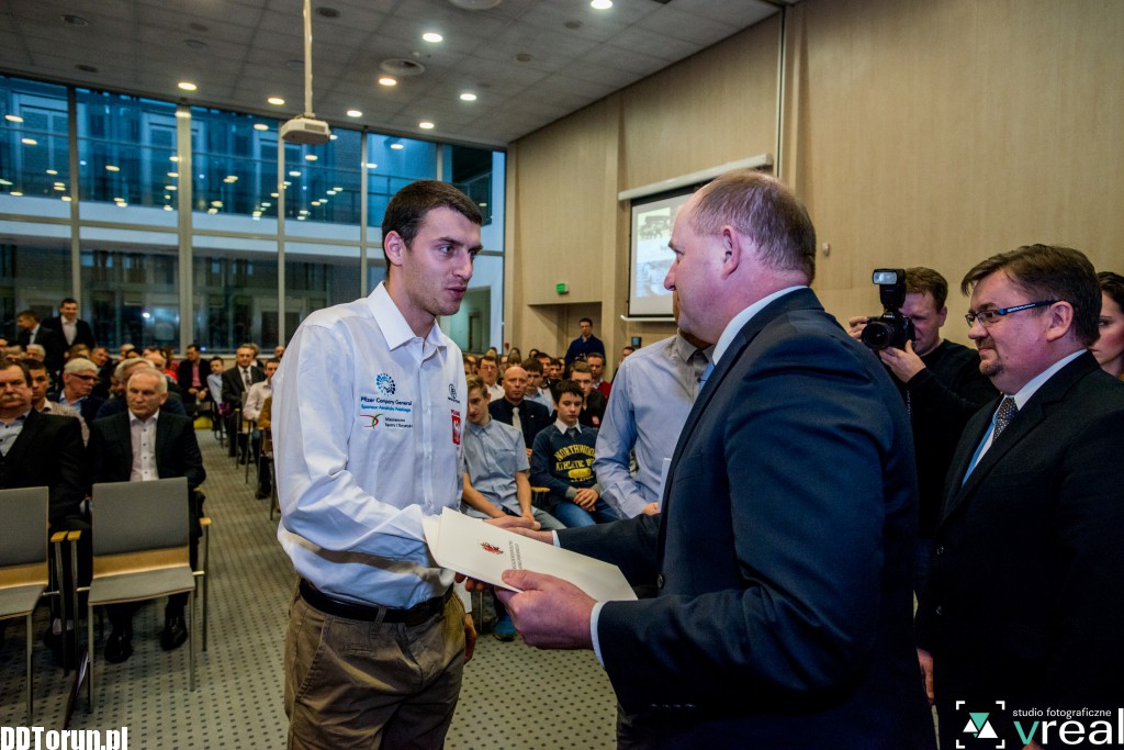 Marszałek wręczył nagrody