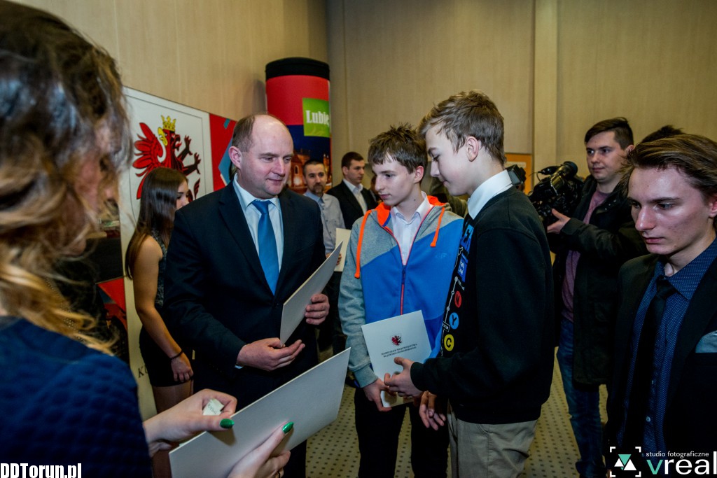 Marszałek wręczył nagrody