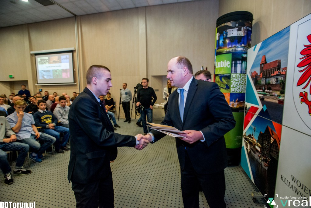 Marszałek wręczył nagrody