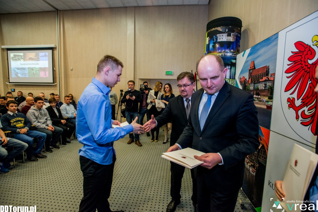 Marszałek wręczył nagrody