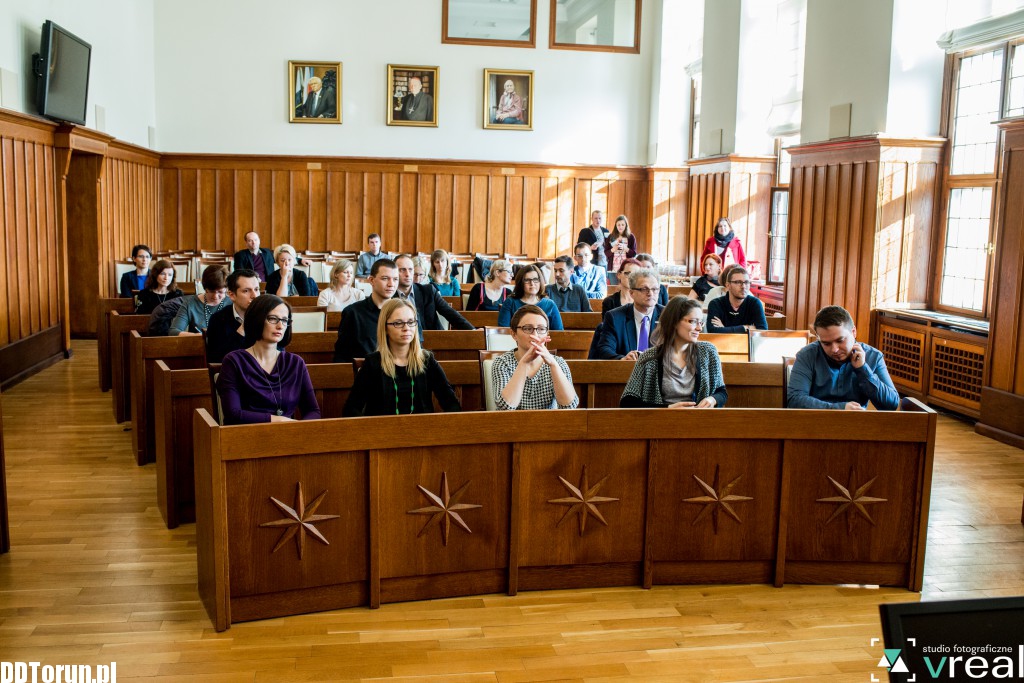 Dyktando w urzędzie marszałkowskim