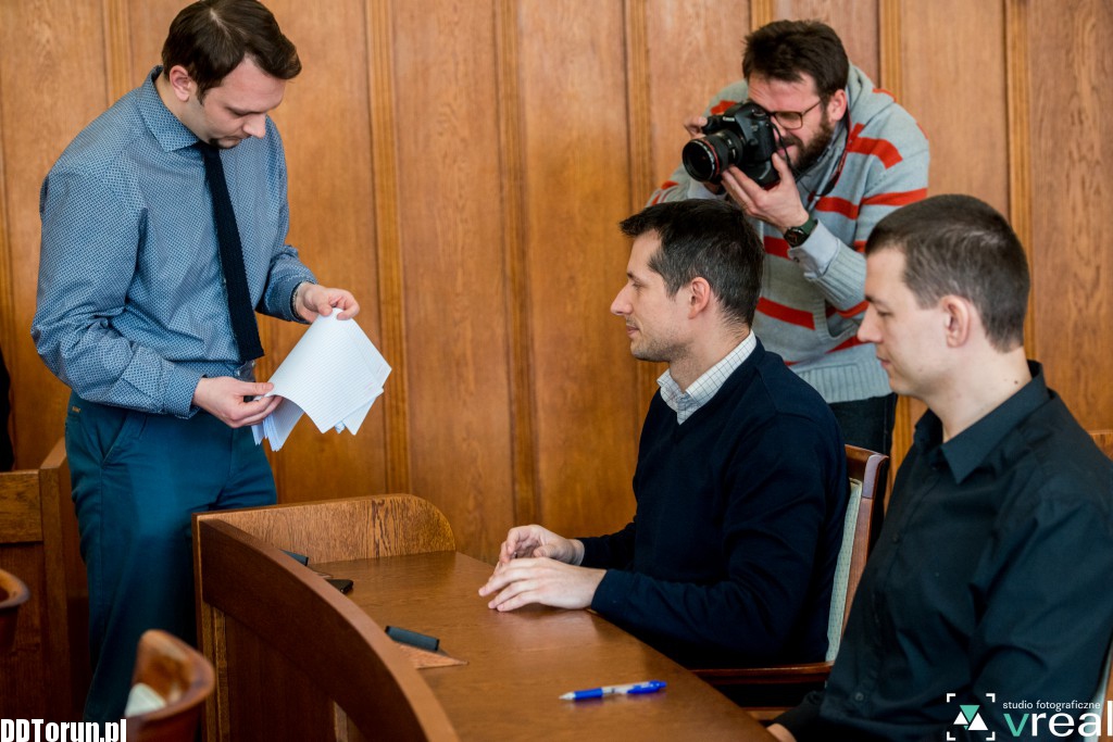 Dyktando w urzędzie marszałkowskim