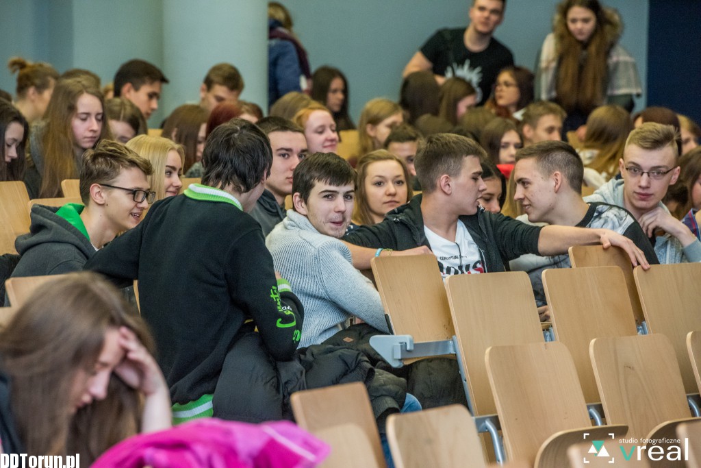 Mowa ciała w Wyższej Szkole Bankowej