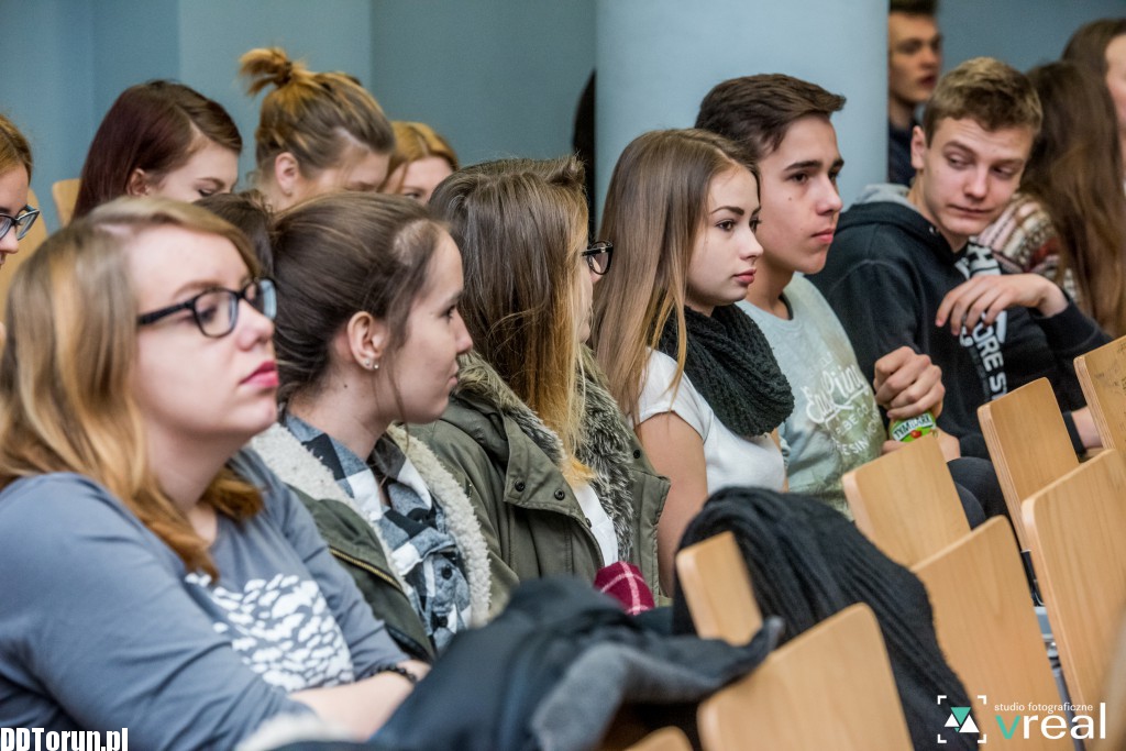 Mowa ciała w Wyższej Szkole Bankowej