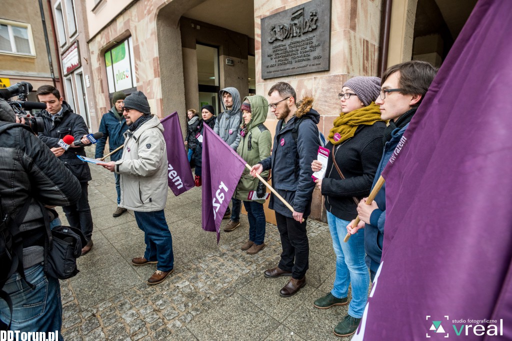 Razem przeciwko rządowi