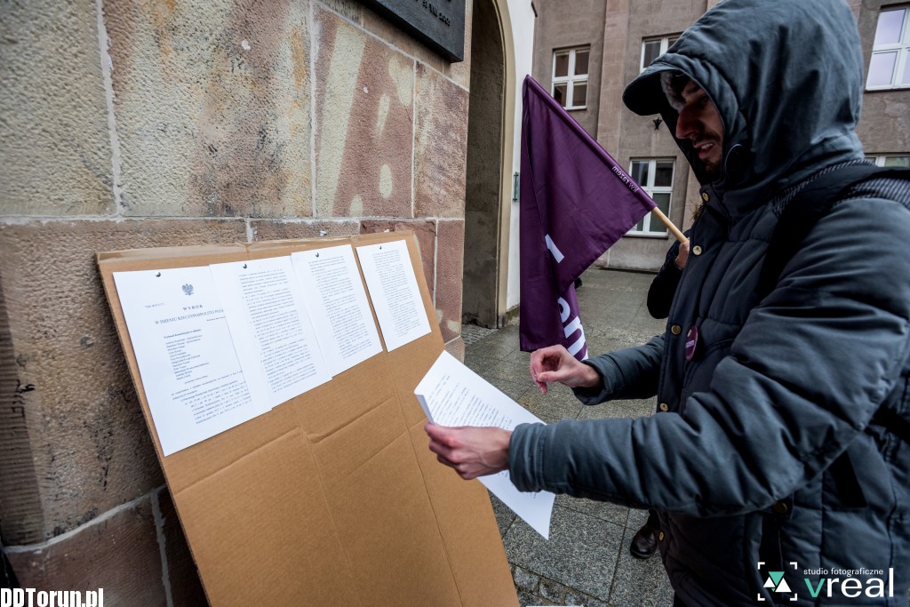 Razem przeciwko rządowi