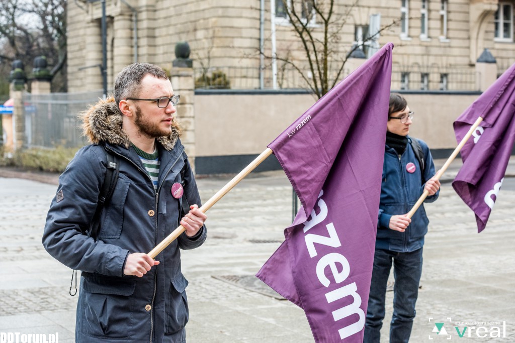 Razem przeciwko rządowi