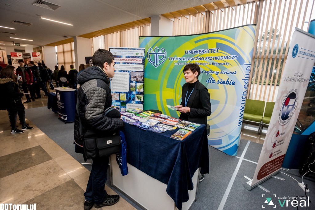 Targi Edukacyjne w auli UMK