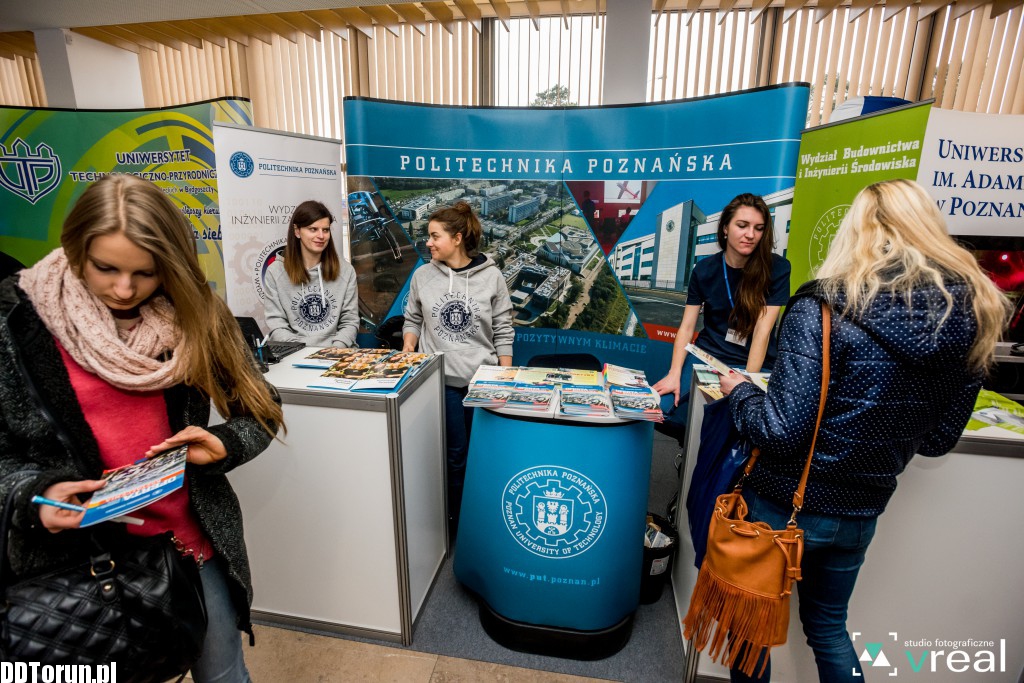 Targi Edukacyjne w auli UMK