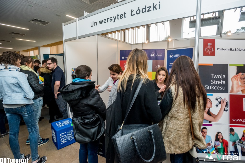 Targi Edukacyjne w auli UMK