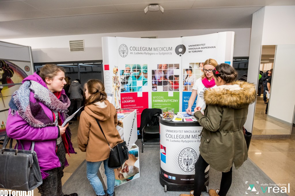 Targi Edukacyjne w auli UMK