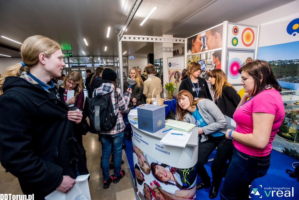 Targi Edukacyjne w auli UMK