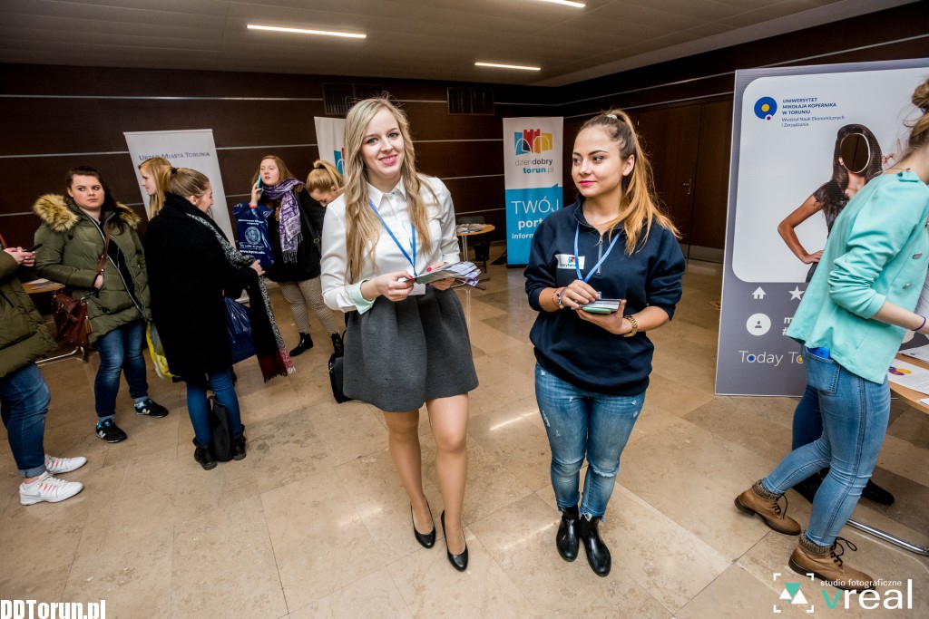 Targi Edukacyjne w auli UMK