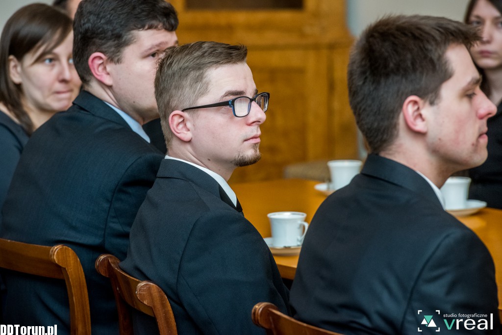 Młodzi naukowcy z nagrodami