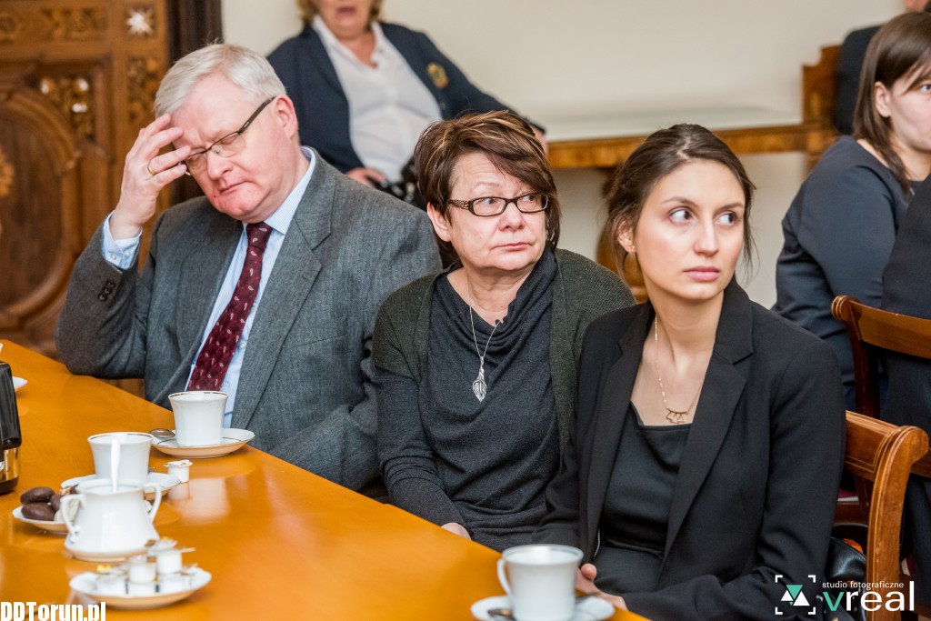 Młodzi naukowcy z nagrodami