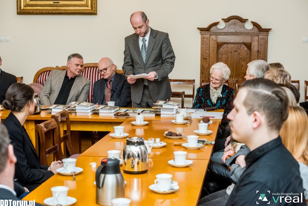 Młodzi naukowcy z nagrodami