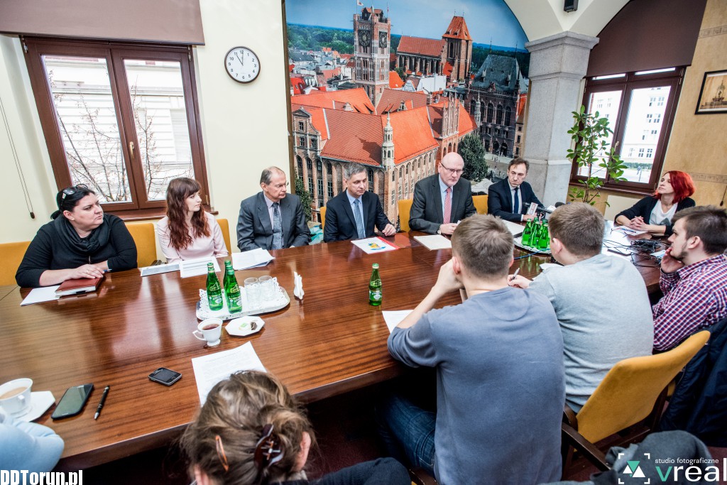 Władze o przygotowaniu programu 500+