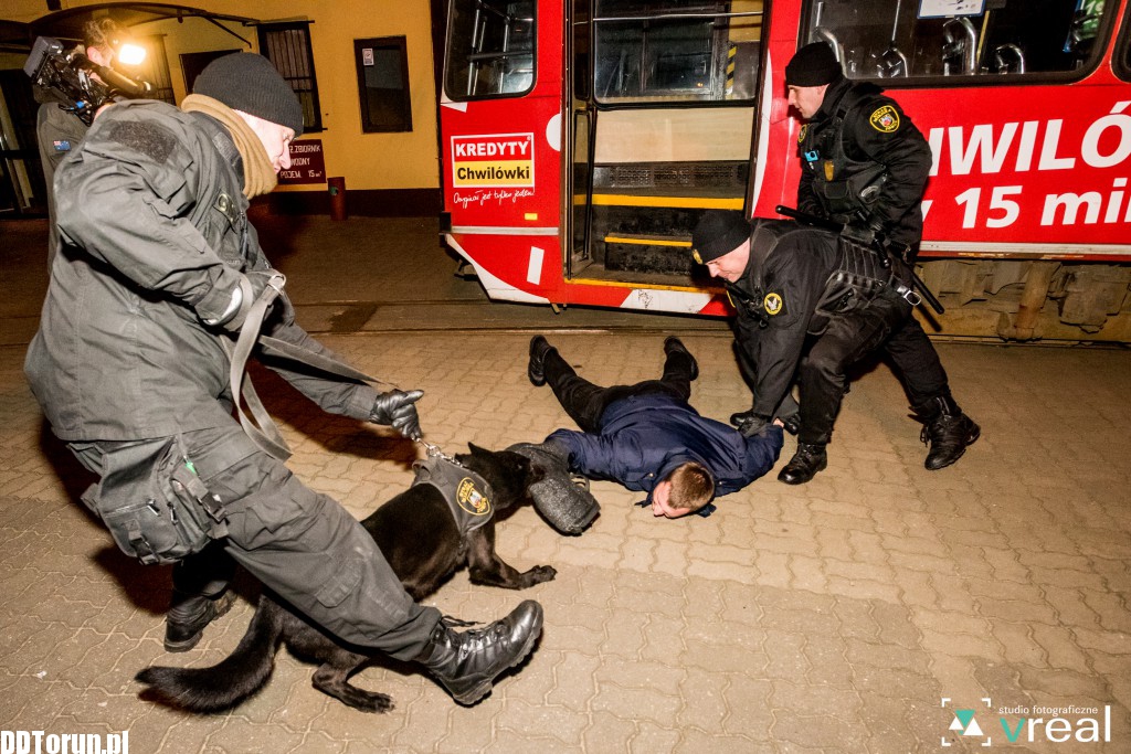 Straż miejska - szkolenie walki w tramwajach