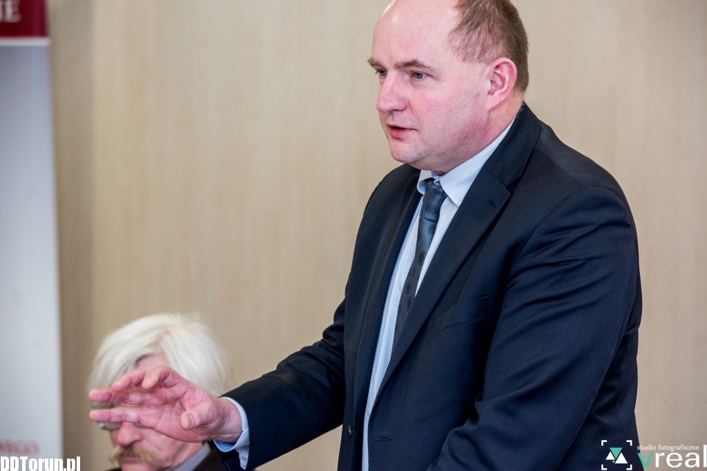 Marszałek przepytuje dziennikarzy