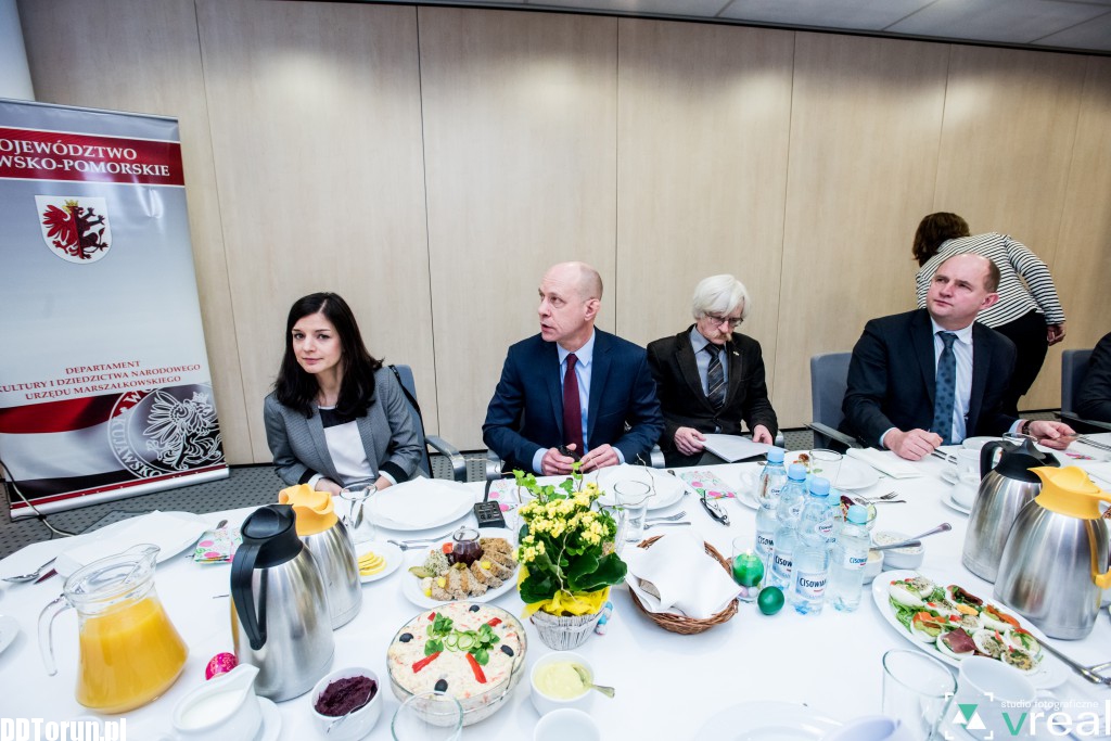 Marszałek przepytuje dziennikarzy