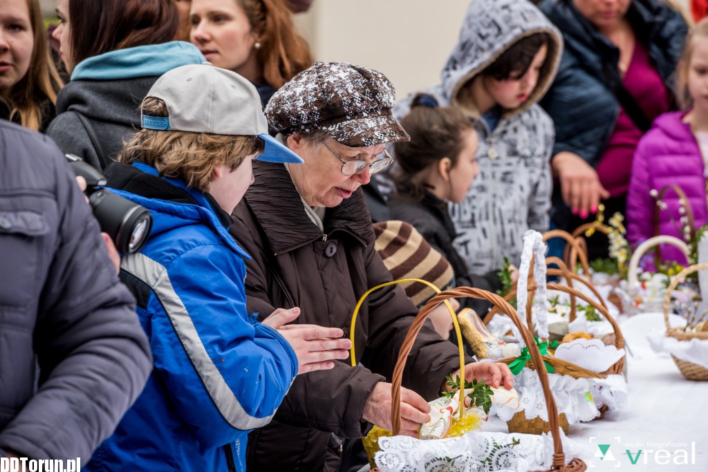Święcenie pokarmów na Starówce