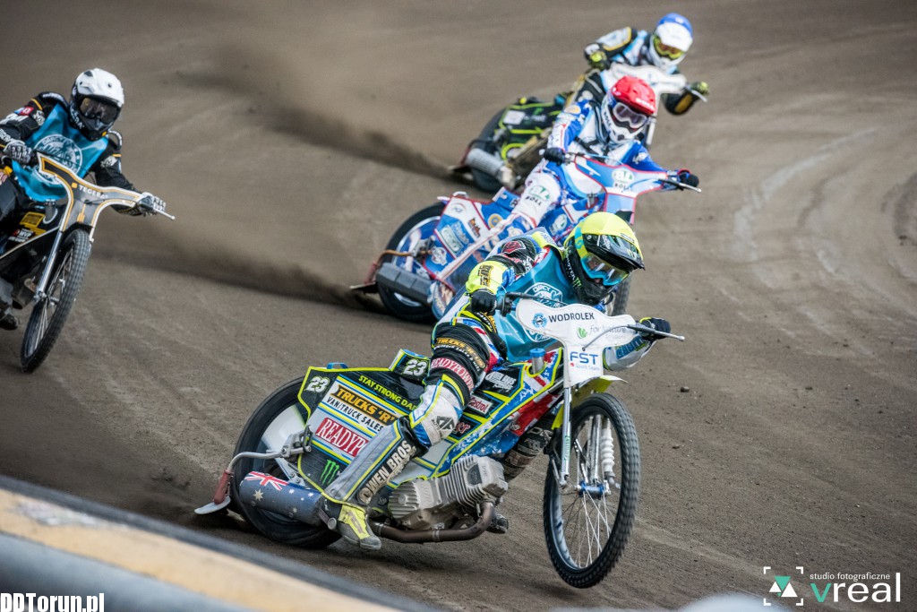 Kapitalne widowisko na Motoarenie