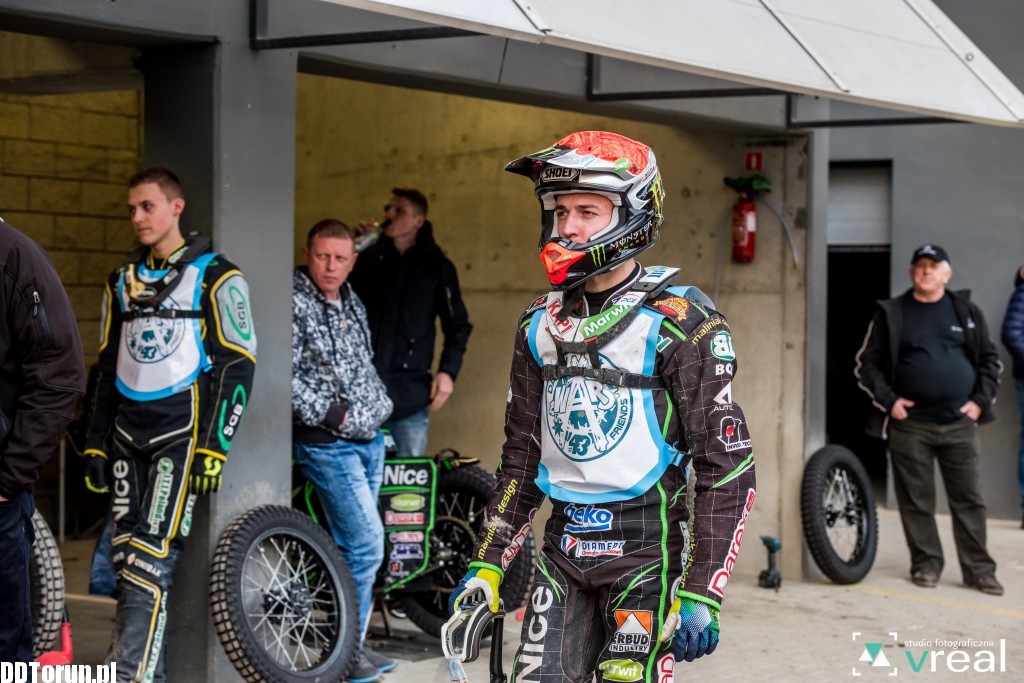 Kapitalne widowisko na Motoarenie