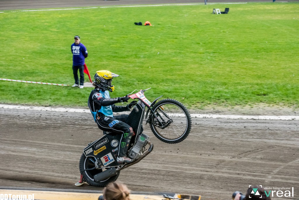 Kapitalne widowisko na Motoarenie