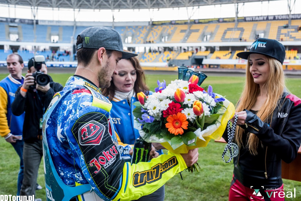 Kapitalne widowisko na Motoarenie