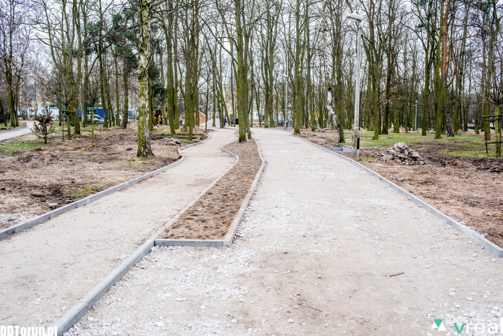 Park na Skarpie nabiera rumieńców