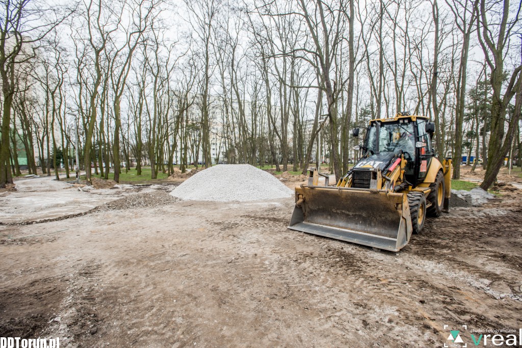 Park na Skarpie nabiera rumieńców