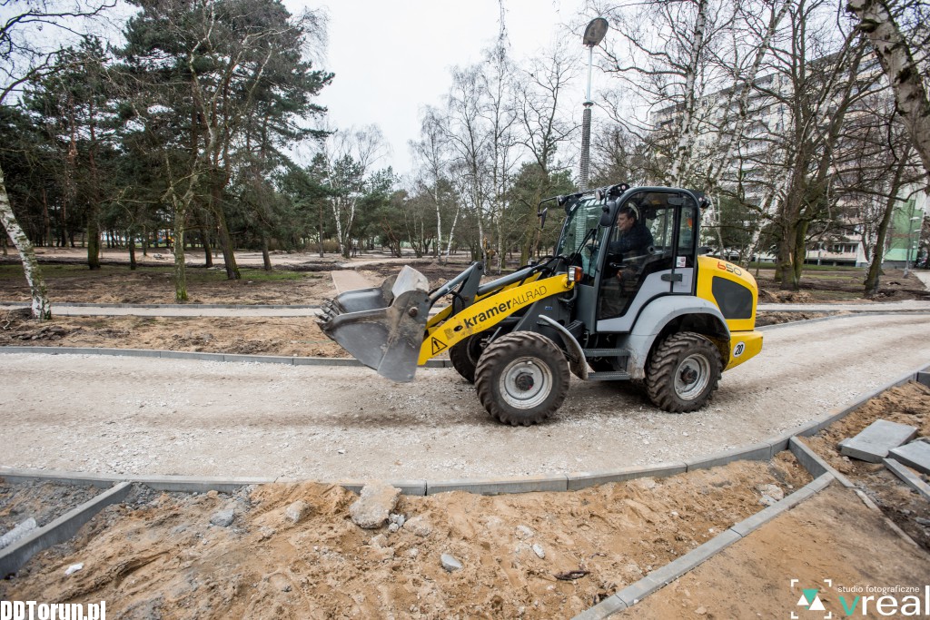 Park na Skarpie nabiera rumieńców